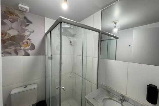 Banheiro de apartamento à venda com 2 quartos, 60m² em Setor Negrão de Lima, Goiânia