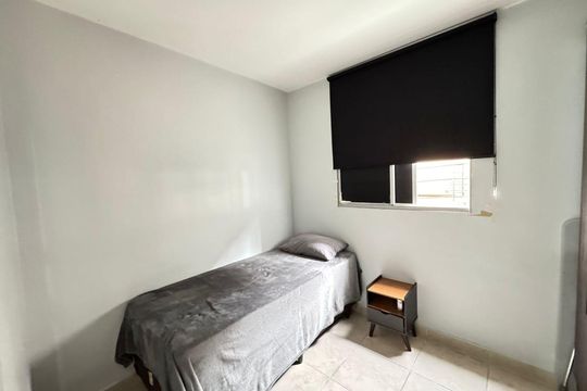 Quarto 2 de apartamento à venda com 2 quartos, 60m² em Setor Negrão de Lima, Goiânia