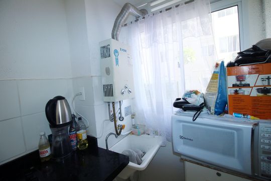 Área de Serviço de apartamento para alugar com 2 quartos, 1m² em Parque Colúmbia, Rio de Janeiro