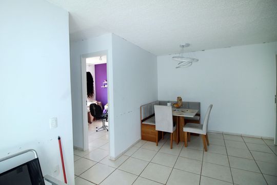 Sala de apartamento para alugar com 2 quartos, 1m² em Parque Colúmbia, Rio de Janeiro