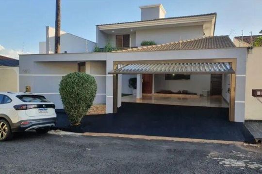 Fachada de casa para alugar com 4 quartos, 309m² em Tabajaras, Uberlândia