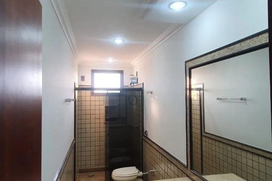 Banheiro de casa para alugar com 4 quartos, 309m² em Tabajaras, Uberlândia