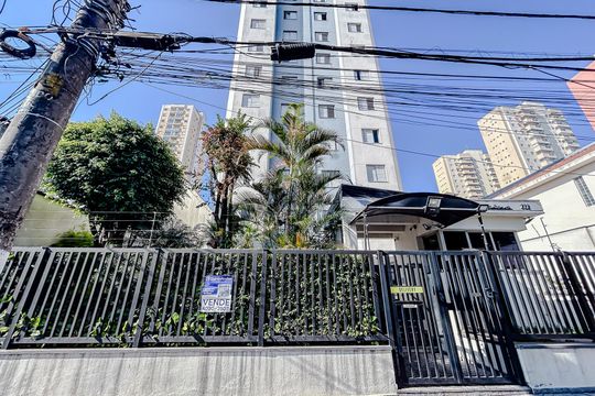 Fachada com Plaquinha de apartamento à venda com 2 quartos, 60m² em Tatuapé, São Paulo