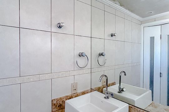Banheiro de apartamento à venda com 2 quartos, 60m² em Tatuapé, São Paulo