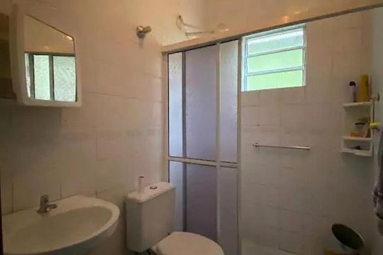 Banheiro de casa à venda com 3 quartos, 194m² em Parque Gerassi, Santo André