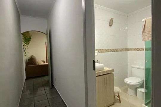 Banheiro de casa à venda com 3 quartos, 194m² em Parque Gerassi, Santo André