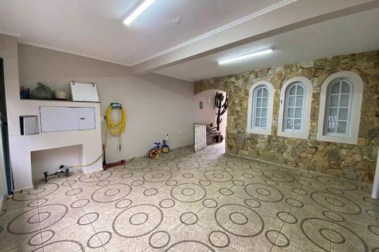 Garagem de casa à venda com 3 quartos, 194m² em Parque Gerassi, Santo André
