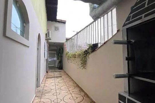 Área externa de casa à venda com 3 quartos, 194m² em Parque Gerassi, Santo André