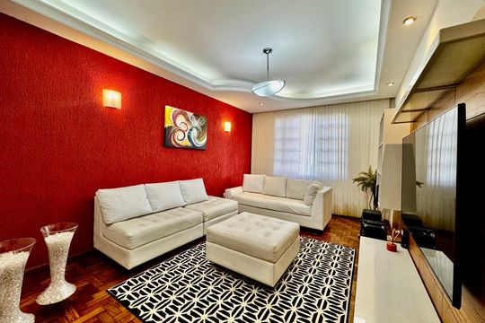 Casa à venda com 3 quartos, 268m² em Carlos Prates, Belo Horizonte