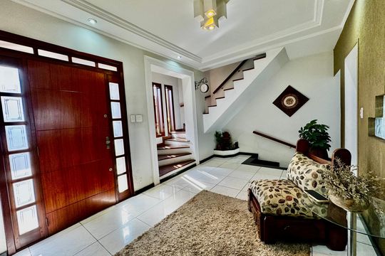 Casa à venda com 3 quartos, 268m² em Carlos Prates, Belo Horizonte