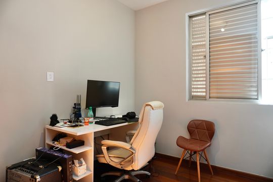 Quarto 1 de apartamento à venda com 3 quartos, 96m² em Santo Antônio, Belo Horizonte