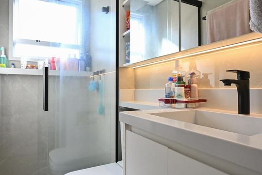 Banheiro Suíte  de apartamento à venda com 2 quartos, 56m² em Vila Andrade, São Paulo