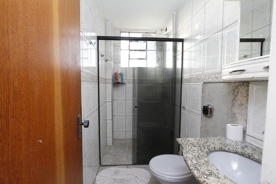 Banheiro Social de apartamento à venda com 3 quartos, 80m² em Nova Gameleira, Belo Horizonte