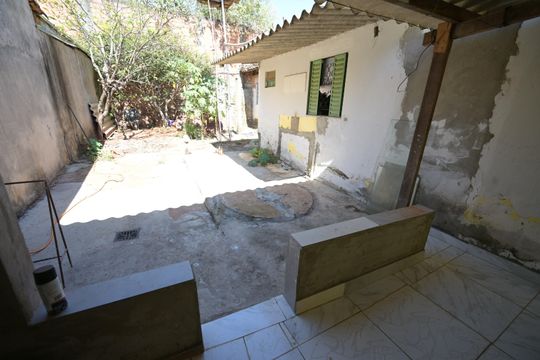 Casa à venda com 5 quartos, 54m² em Setor Grajaú, Goiânia