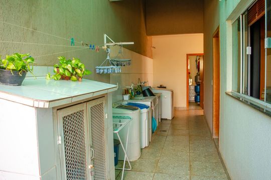 Área de Serviço de casa à venda com 7 quartos, 630m² em Osvaldo Rosa, Goiânia