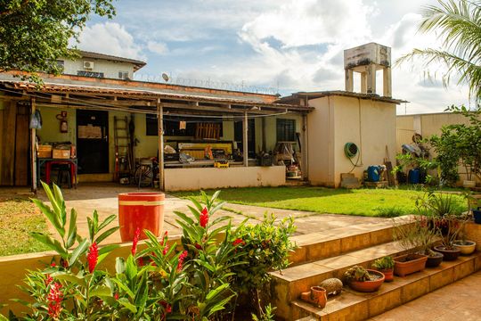 Quintal de casa à venda com 7 quartos, 630m² em Osvaldo Rosa, Goiânia