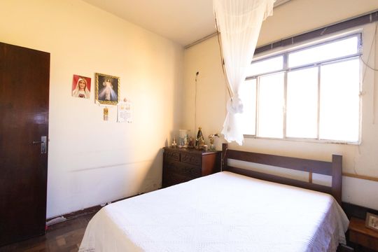 Quarto Suíte de casa à venda com 3 quartos, 500m² em Parque Pedro Ii, Belo Horizonte