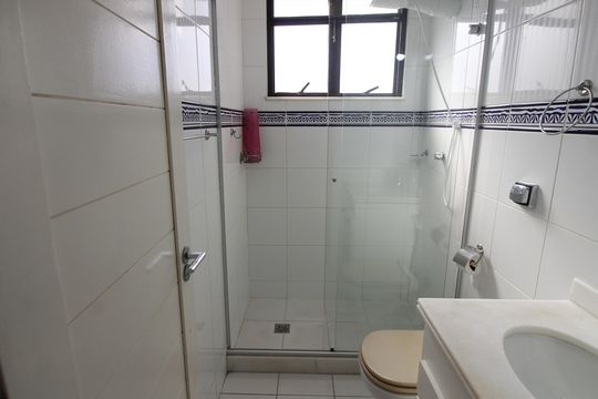 Banheiro Social de apartamento para alugar com 3 quartos, 109m² em Vila Nova, Cabo Frio