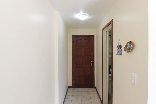 Sala de apartamento para alugar com 3 quartos, 109m² em Vila Nova, Cabo Frio