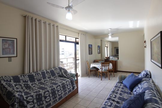 Sala de apartamento para alugar com 3 quartos, 109m² em Vila Nova, Cabo Frio