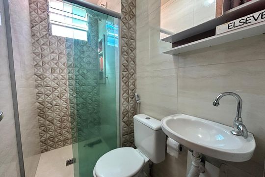 Banheiro de apartamento à venda com 2 quartos, 84m² em São Benedito, Belo Horizonte
