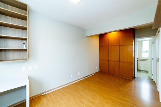 Suíte de apartamento para alugar com 3 quartos, 110m² em Sion, Belo Horizonte
