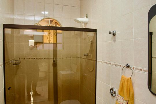 Banheiro Social de casa à venda com 3 quartos, 280m² em Santa Cruz (barreiro), Belo Horizonte