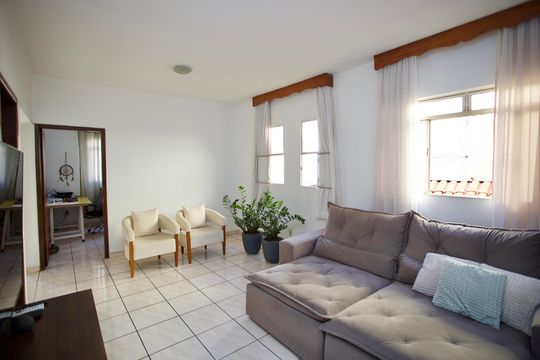 Sala de TV de casa à venda com 3 quartos, 280m² em Santa Cruz (barreiro), Belo Horizonte