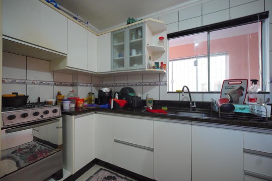 Cozinha de apartamento para alugar com 2 quartos, 69m² em Serraria, São José