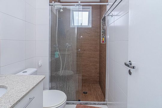 banheiro social_2 de apartamento para alugar com 2 quartos, 70m² em Vila Moinho Velho, São Paulo