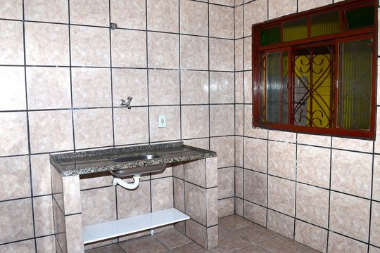 Cozinha de casa para alugar com 1 quarto, 46m² em Maria Goretti, Belo Horizonte