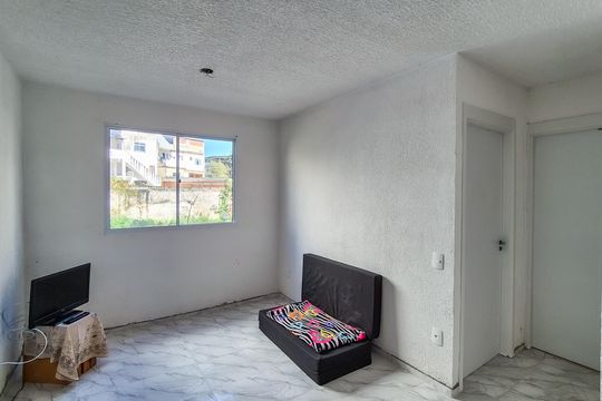 Sala de apartamento para alugar com 2 quartos, 40m² em Brás de Pina, Rio de Janeiro