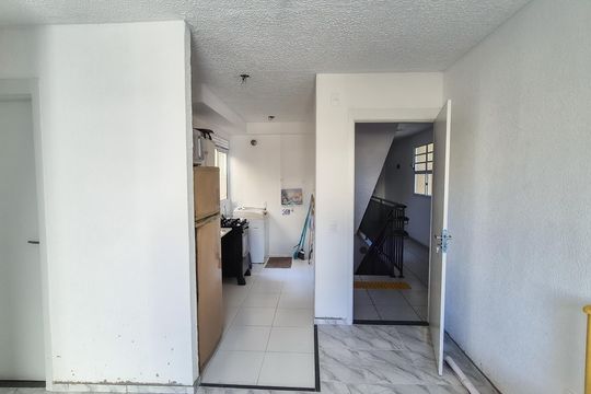 Sala de apartamento para alugar com 2 quartos, 40m² em Brás de Pina, Rio de Janeiro