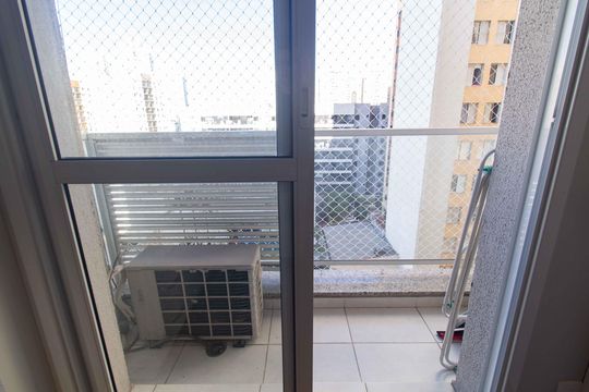 Varanda de kitnet/studio à venda com 0 quarto, 28m² em Aclimação, São Paulo
