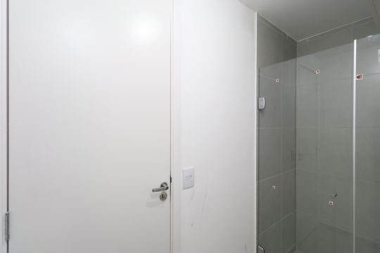 Banheiro  de apartamento à venda com 1 quarto, 25m² em Barra Funda, São Paulo