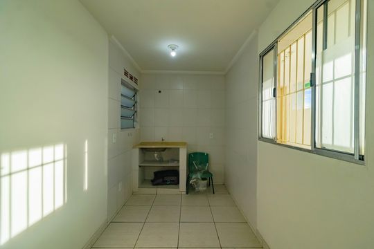 Sala/Cozinha de casa para alugar com 1 quarto, 28m² em Jardim Oriental, São Paulo