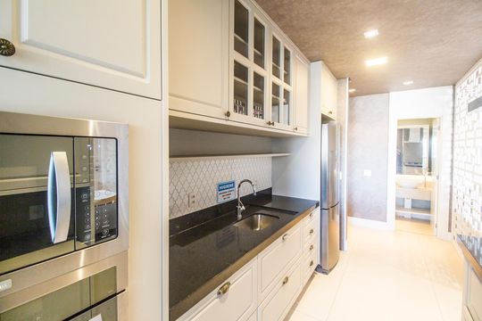 Cozinha de apartamento para alugar com 3 quartos, 112m² em Empresarial 18 do Forte, Barueri