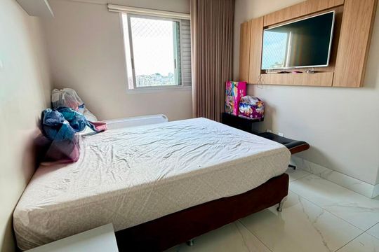 Suíte de apartamento à venda com 4 quartos, 246m² em Estoril, Belo Horizonte
