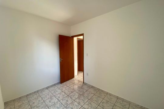 Quarto 3 de apartamento para alugar com 3 quartos, 42m² em Granjas Primavera (Justinópolis), Contagem