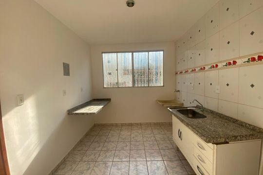 Cozinha de apartamento para alugar com 3 quartos, 42m² em Granjas Primavera (Justinópolis), Contagem