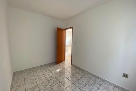 Quarto 2 de apartamento para alugar com 3 quartos, 42m² em Granjas Primavera (Justinópolis), Contagem