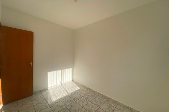 Quarto de apartamento para alugar com 3 quartos, 42m² em Granjas Primavera (Justinópolis), Contagem