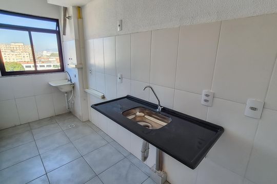 Cozinha e Área de Serviço de apartamento para alugar com 2 quartos, 43m² em Vaz Lobo, Rio de Janeiro