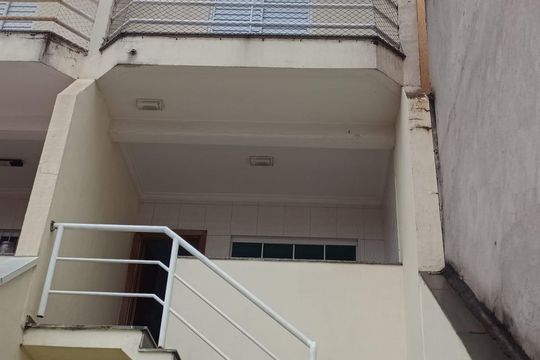 Área externa de casa para alugar com 3 quartos, 240m² em Vila Esperança, São Paulo
