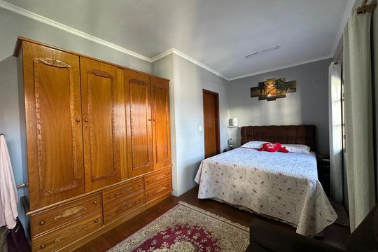 Suíte 1 de casa à venda com 5 quartos, 295m² em Jardim Silveira, Barueri
