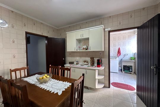 Cozinha de casa à venda com 5 quartos, 295m² em Jardim Silveira, Barueri