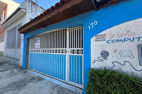 Fachada de casa à venda com 5 quartos, 295m² em Jardim Silveira, Barueri