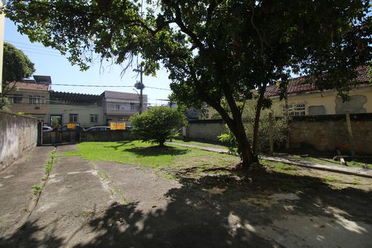 Quintal de casa à venda com 2 quartos, 480m² em Olaria, Rio de Janeiro