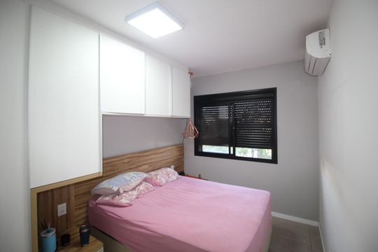 Quarto 1 de apartamento à venda com 1 quarto, 43m² em Jardim do Salso, Porto Alegre