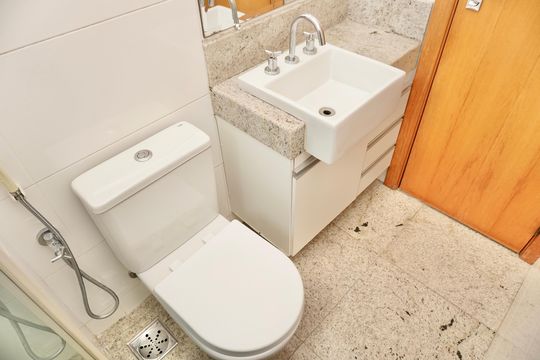 Banheiro da Suíte  de apartamento para alugar com 3 quartos, 180m² em Santo Antônio, Belo Horizonte